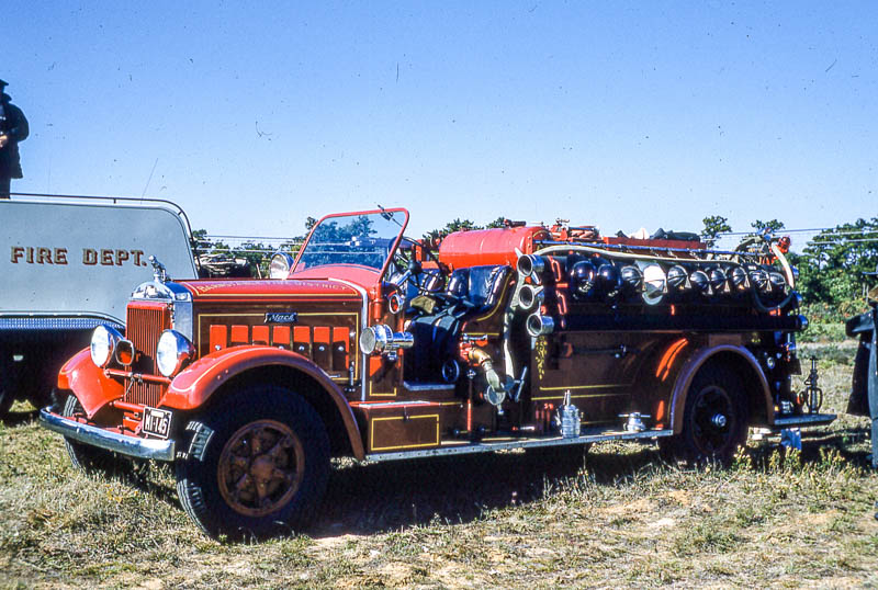 Mack Tilt Cab Fire Apparatus: Malecky, John M.: Amazon.com